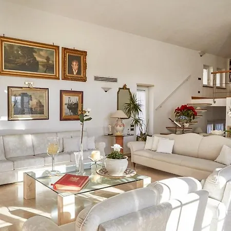Sleeps 15 Pool Air Con Wifi Villa