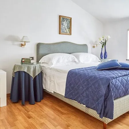 Sleeps 15 Pool Air Con Wifi Villa